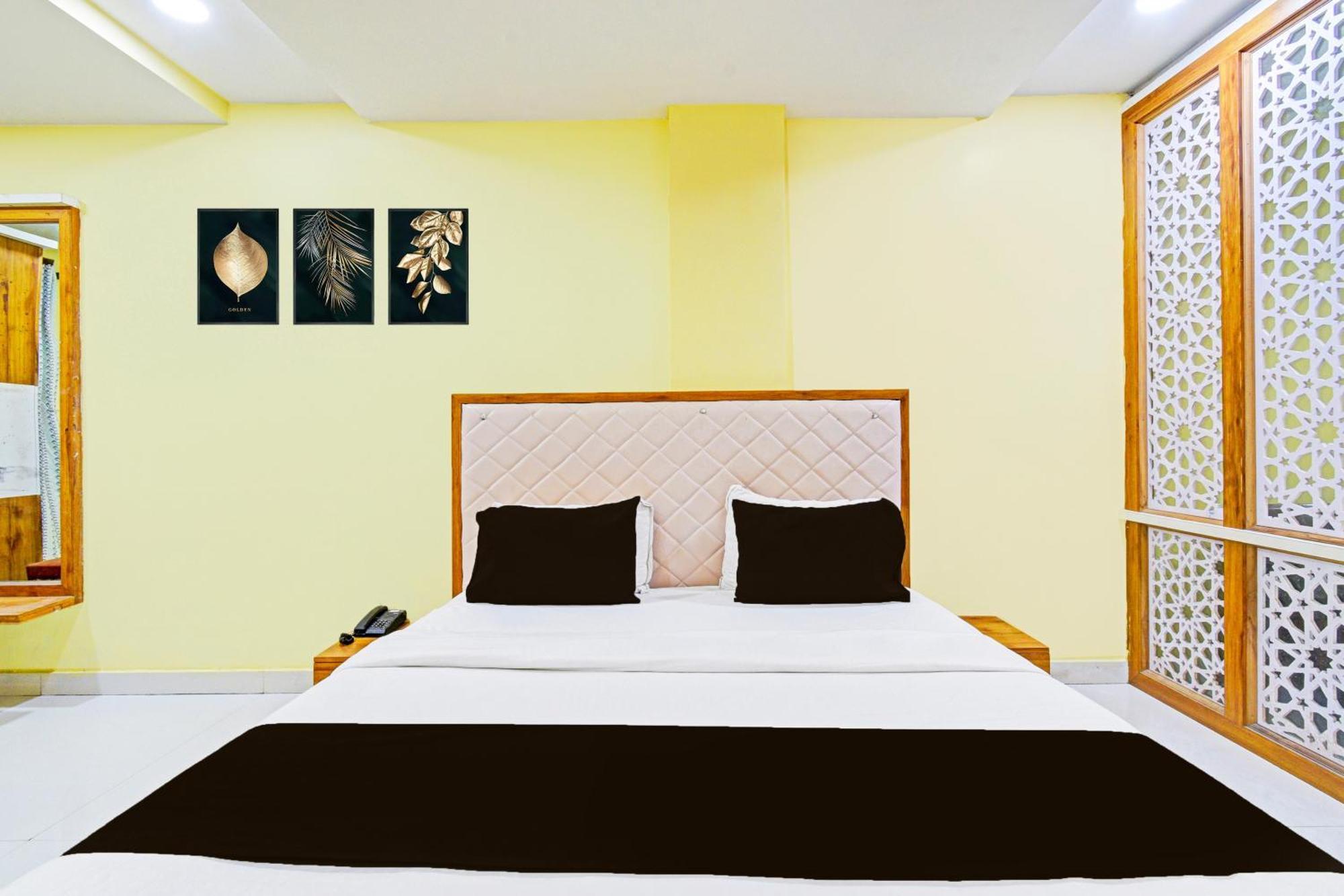 Super Townhouse Mancherial Mancherāl Exteriér fotografie
