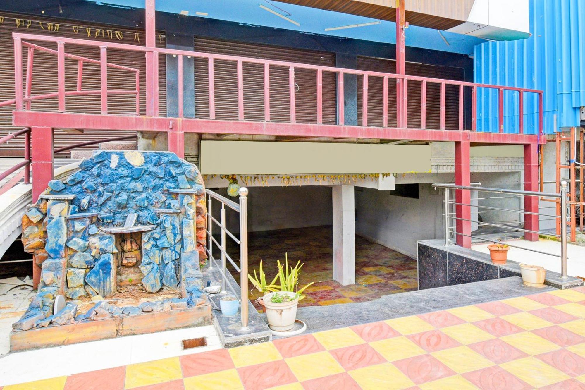 Super Townhouse Mancherial Mancherāl Exteriér fotografie