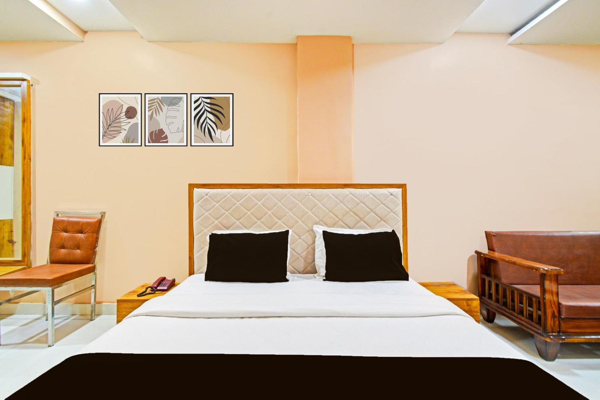Super Townhouse Mancherial Mancherāl Exteriér fotografie