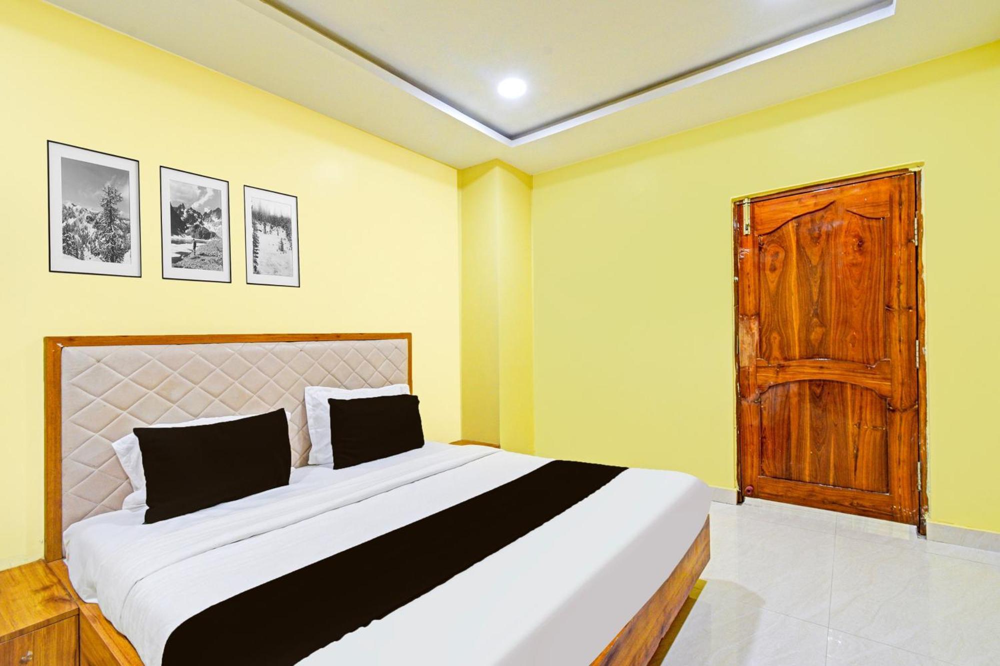 Super Townhouse Mancherial Mancherāl Exteriér fotografie