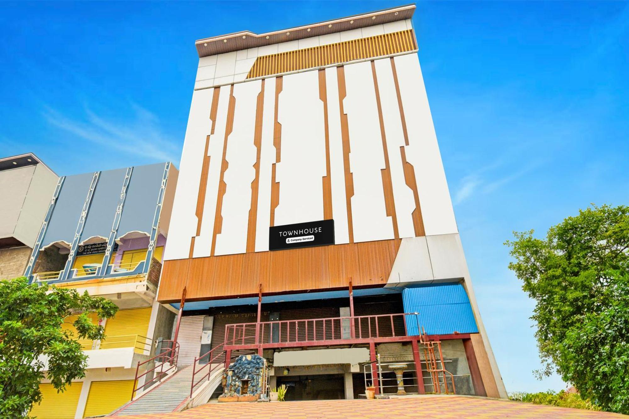 Super Townhouse Mancherial Mancherāl Exteriér fotografie