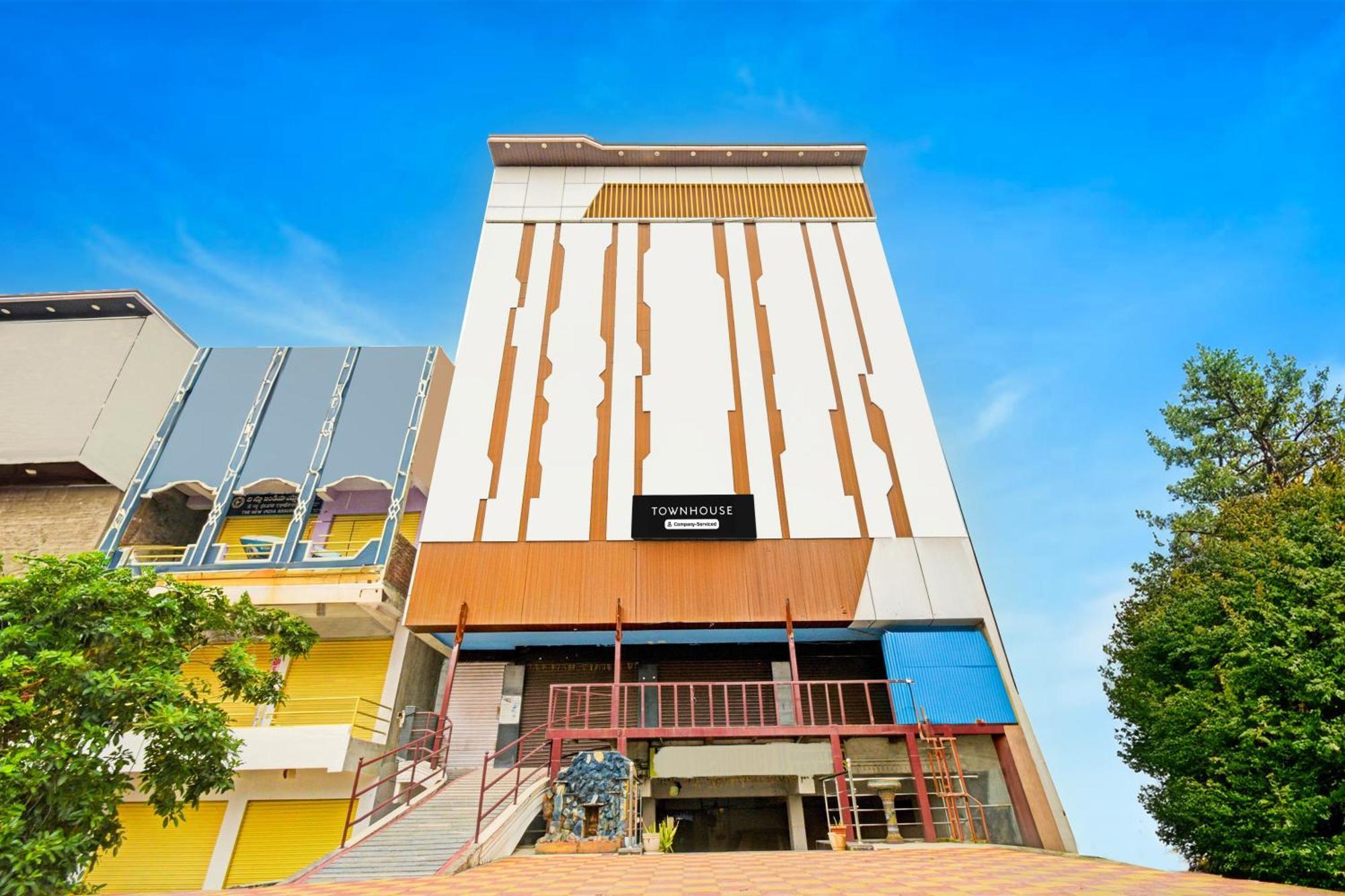 Super Townhouse Mancherial Mancherāl Exteriér fotografie