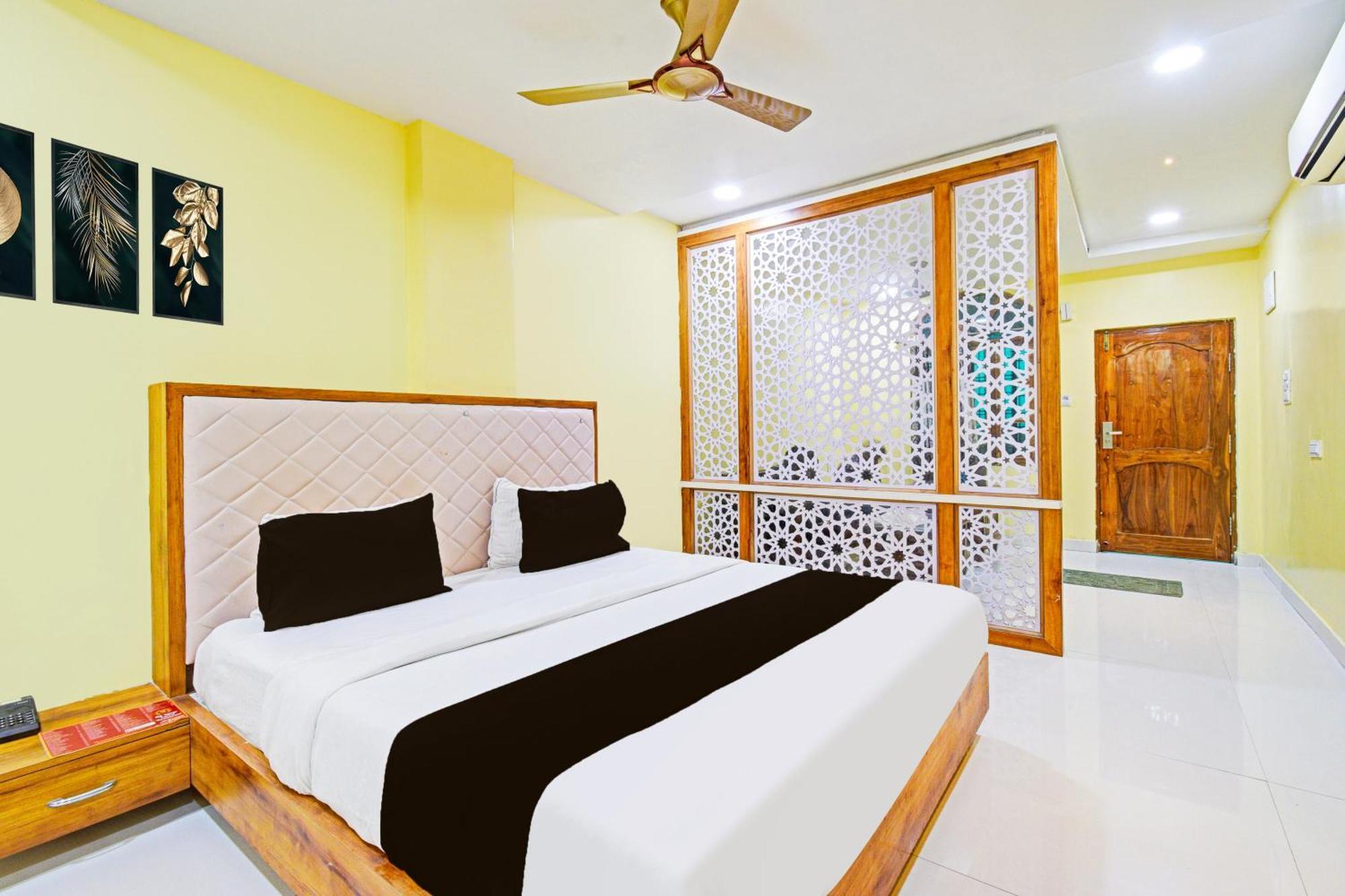 Super Townhouse Mancherial Mancherāl Exteriér fotografie