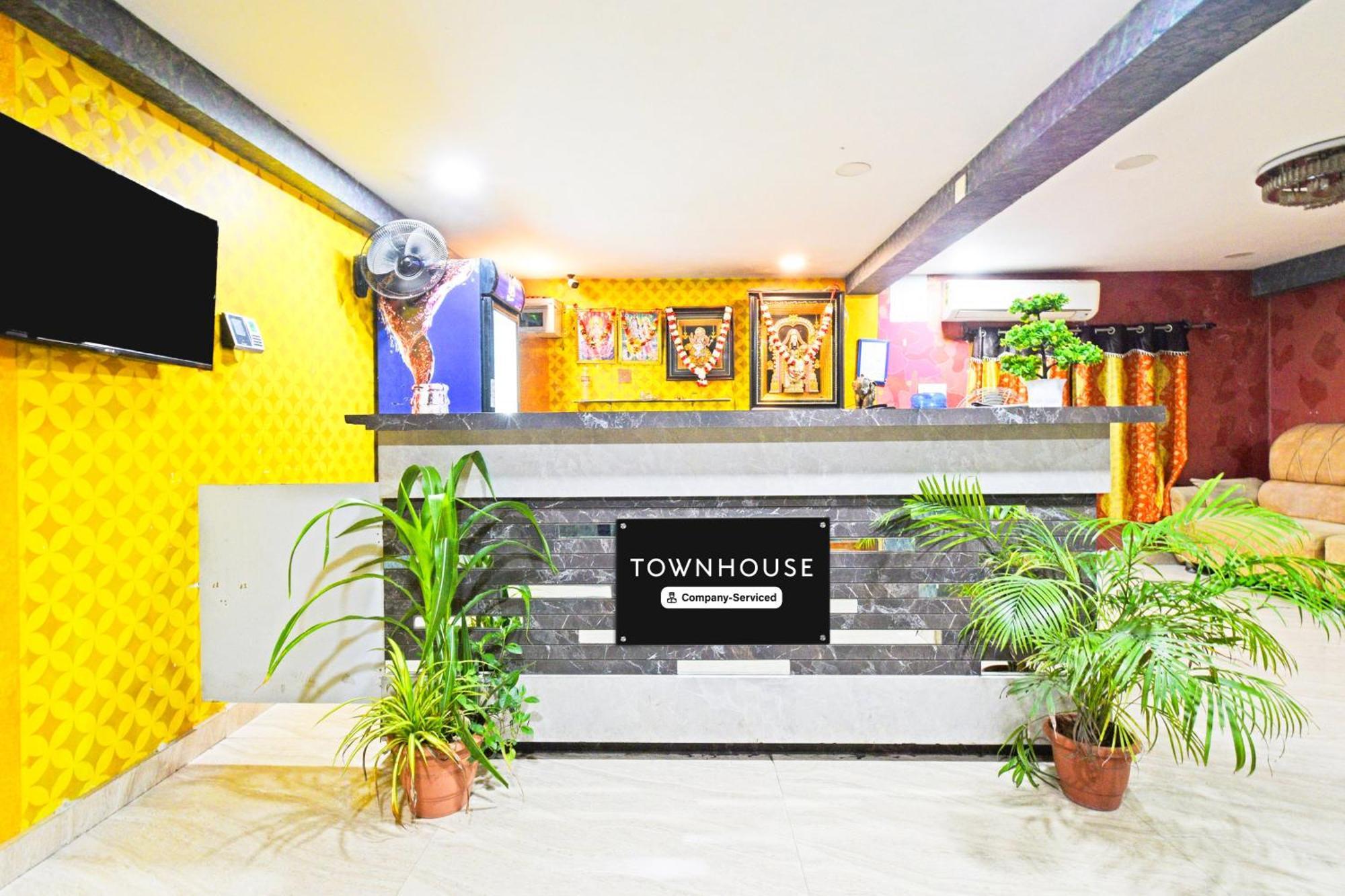Super Townhouse Mancherial Mancherāl Exteriér fotografie
