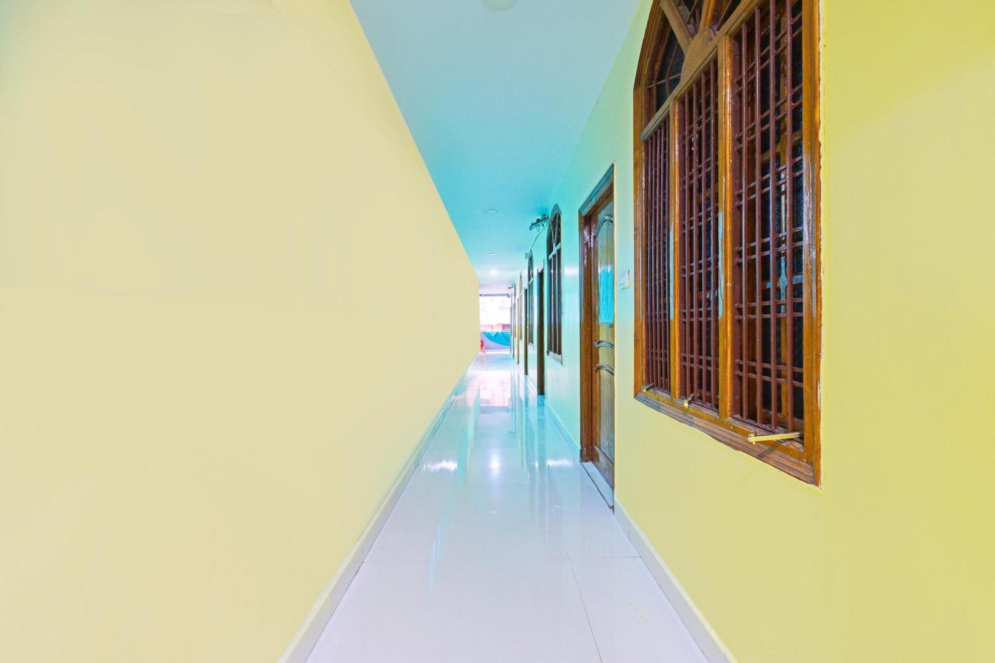Super Townhouse Mancherial Mancherāl Exteriér fotografie