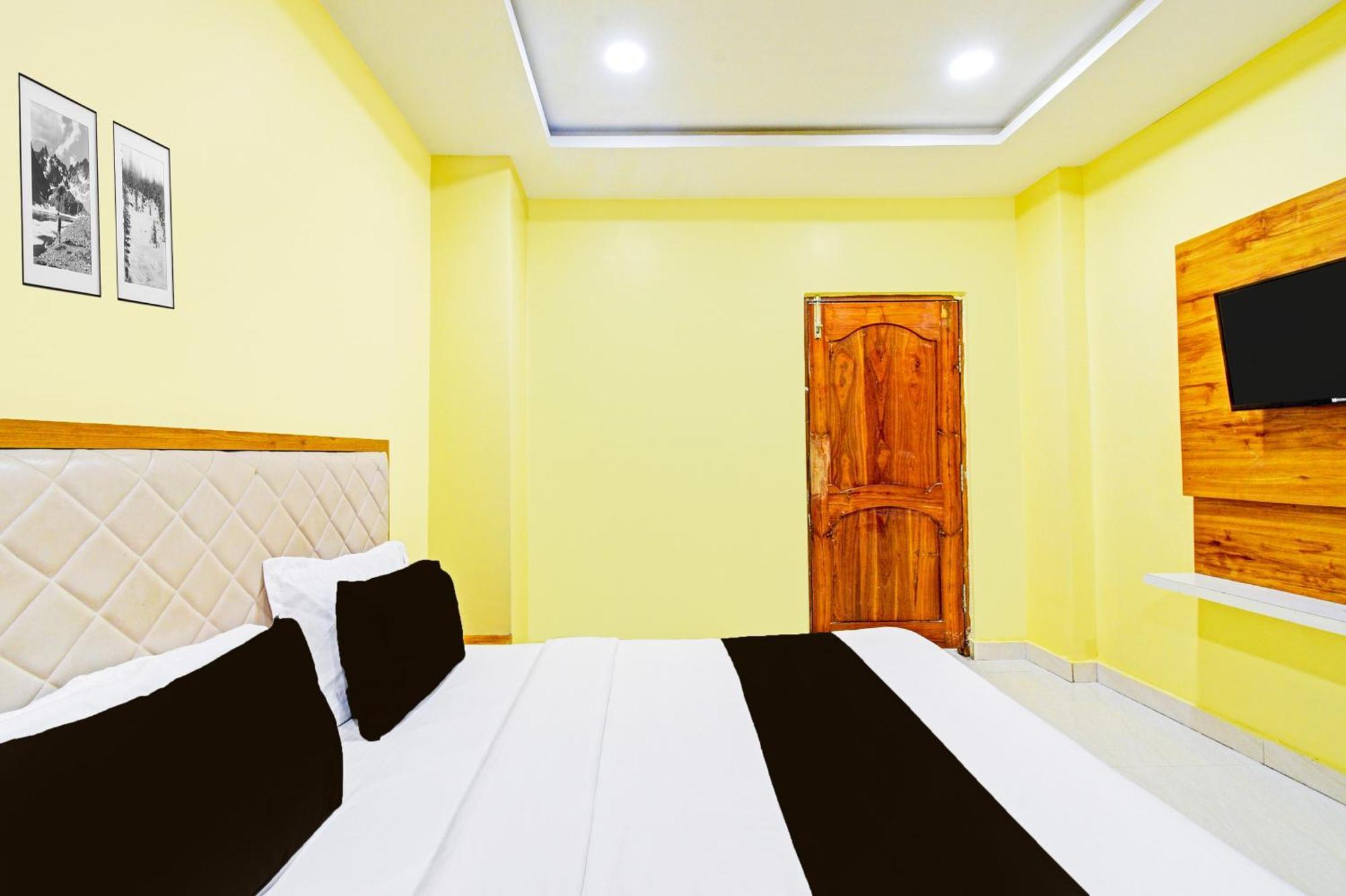 Super Townhouse Mancherial Mancherāl Exteriér fotografie